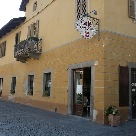 Rosso Hotel